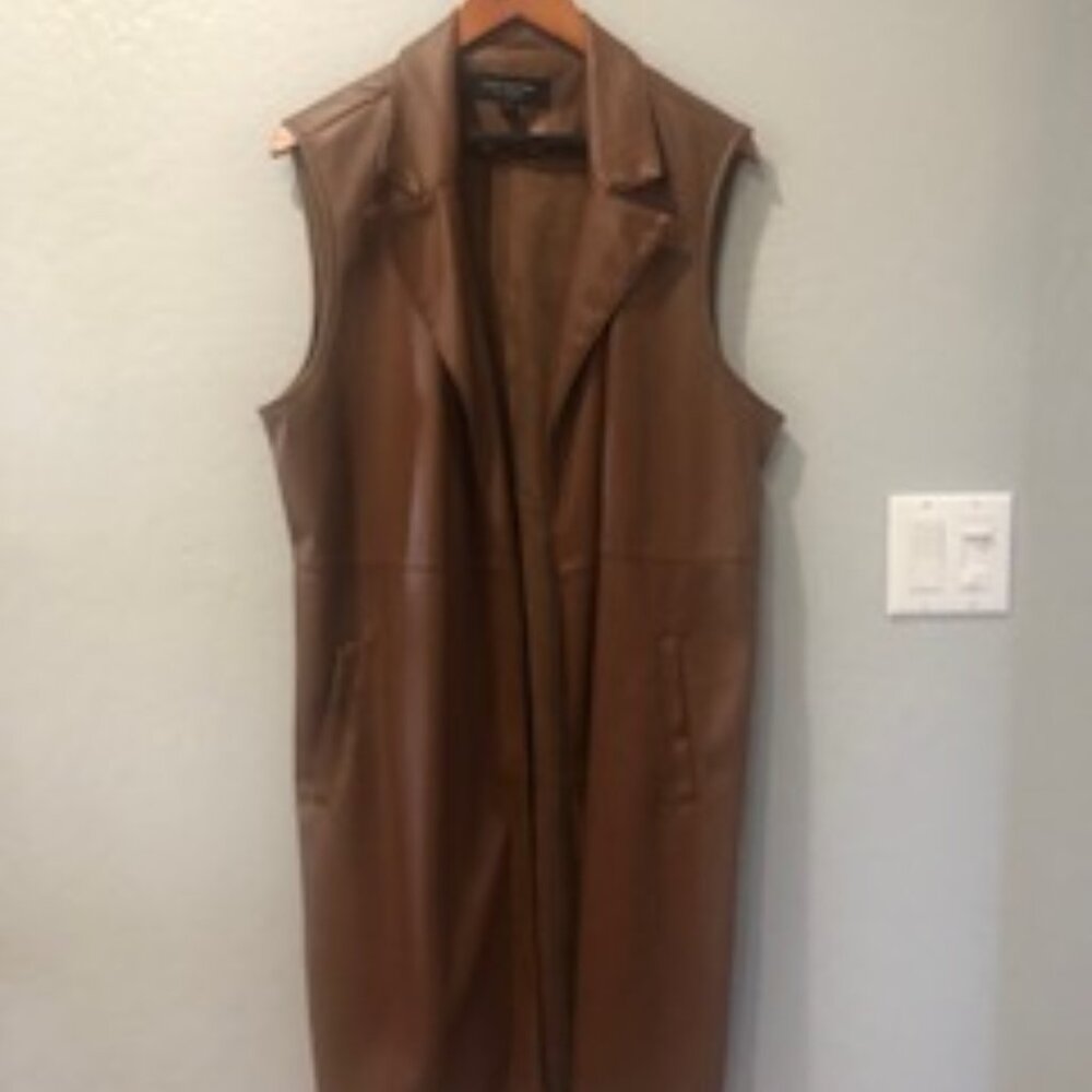 Faux leather sleeveless style coat